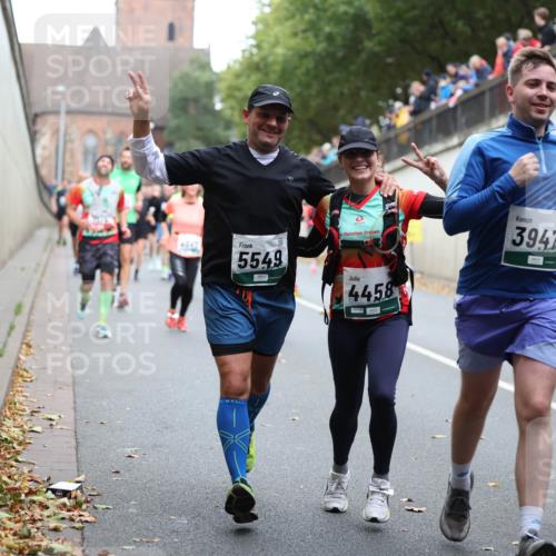 05.10.2025 - 20. swb-Marathon Bremen Michael Strokosch http://msf.ph/oto/9221210 05.10.2025 12:53:09 Laufen 5549, 4458, 3947 meine-sportfotos.de
