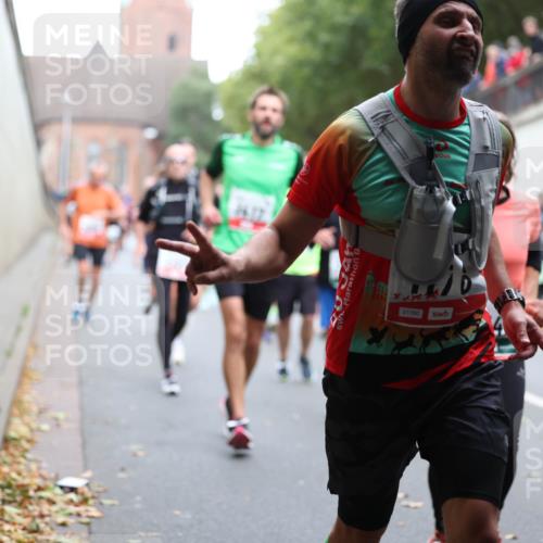 05.10.2025 - 20. swb-Marathon Bremen Michael Strokosch http://msf.ph/oto/9221221 05.10.2025 12:53:13 Laufen 01160 meine-sportfotos.de