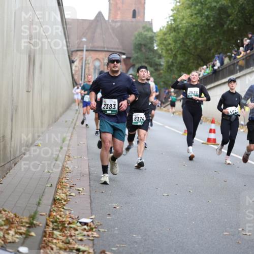 05.10.2025 - 20. swb-Marathon Bremen Michael Strokosch http://msf.ph/oto/9221243 05.10.2025 12:53:20 Laufen 2383, 8374, 3536, 492, 7893 meine-sportfotos.de