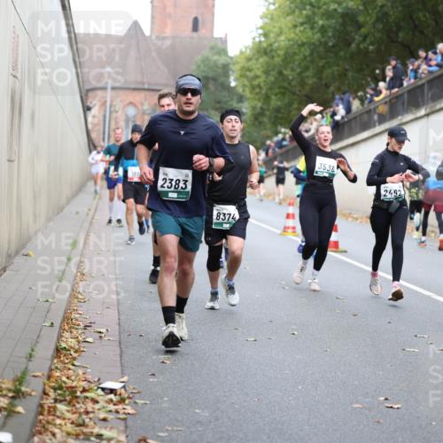 05.10.2025 - 20. swb-Marathon Bremen Michael Strokosch http://msf.ph/oto/9221245 05.10.2025 12:53:20 Laufen 186, 2383, 8374, 3536, 2492, 7893 meine-sportfotos.de