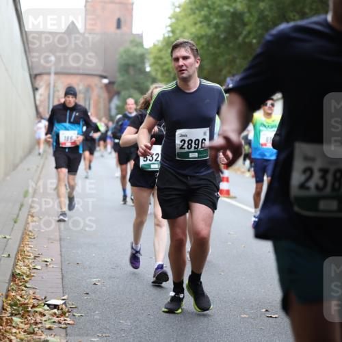 05.10.2025 - 20. swb-Marathon Bremen Michael Strokosch http://msf.ph/oto/9221253 05.10.2025 12:53:22 Laufen 186, 532, 2896, 2383 meine-sportfotos.de