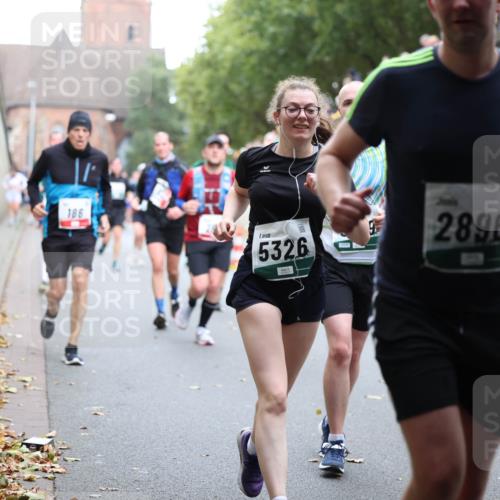 05.10.2025 - 20. swb-Marathon Bremen Michael Strokosch http://msf.ph/oto/9221257 05.10.2025 12:53:23 Laufen 186, 5326, 9, 2896 meine-sportfotos.de