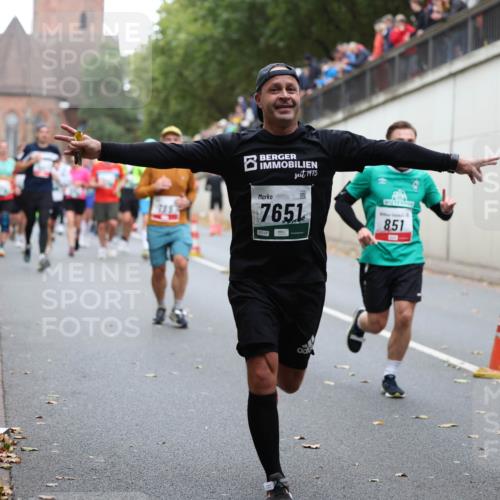 05.10.2025 - 20. swb-Marathon Bremen Michael Strokosch http://msf.ph/oto/9221280 05.10.2025 12:53:31 Laufen 1975, 7651, 851 meine-sportfotos.de