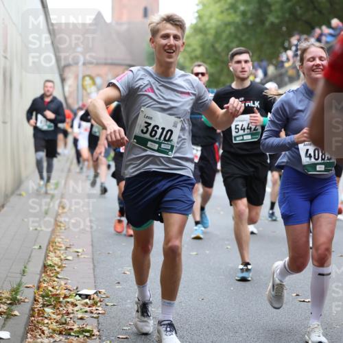 05.10.2025 - 20. swb-Marathon Bremen Michael Strokosch http://msf.ph/oto/9221303 05.10.2025 12:53:38 Laufen 3610, 544, 400 meine-sportfotos.de
