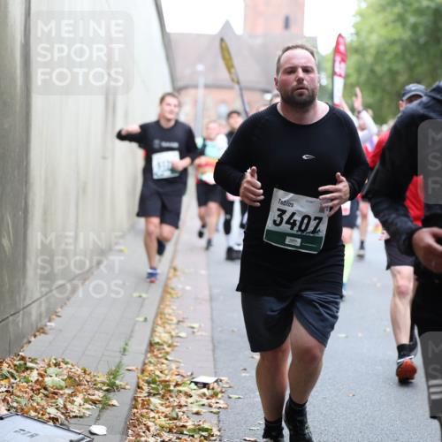 05.10.2025 - 20. swb-Marathon Bremen Michael Strokosch http://msf.ph/oto/9221313 05.10.2025 12:53:42 Laufen 05987, 3407 meine-sportfotos.de