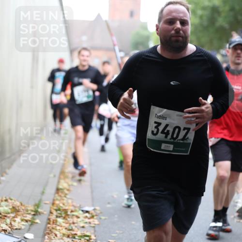 05.10.2025 - 20. swb-Marathon Bremen Michael Strokosch http://msf.ph/oto/9221314 05.10.2025 12:53:43 Laufen 05987, 3407 meine-sportfotos.de