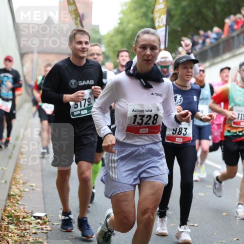 05.10.2025 - 20. swb-Marathon Bremen Michael Strokosch http://msf.ph/oto/9221317 05.10.2025 12:53:44 Laufen 5179, 1328, 983, 1157, 150 meine-sportfotos.de