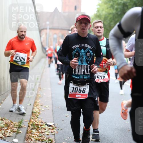 05.10.2025 - 20. swb-Marathon Bremen Michael Strokosch http://msf.ph/oto/9221323 05.10.2025 12:53:47 Laufen 8309, 126, 1578, 1056, 1748 meine-sportfotos.de