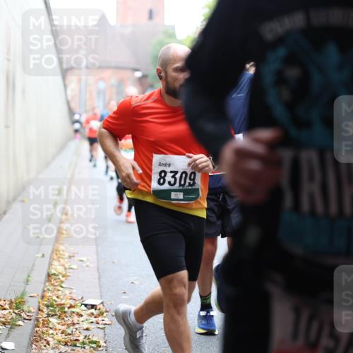 05.10.2025 - 20. swb-Marathon Bremen Michael Strokosch http://msf.ph/oto/9221326 05.10.2025 12:53:48 Laufen 8309, 105 meine-sportfotos.de