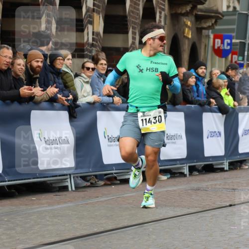05.10.2025 - 20. swb-Marathon Bremen Strokosch-Dieckow http://msf.ph/oto/9221330 05.10.2025 10:38:23 Ziel 9809, 11430 meine-sportfotos.de