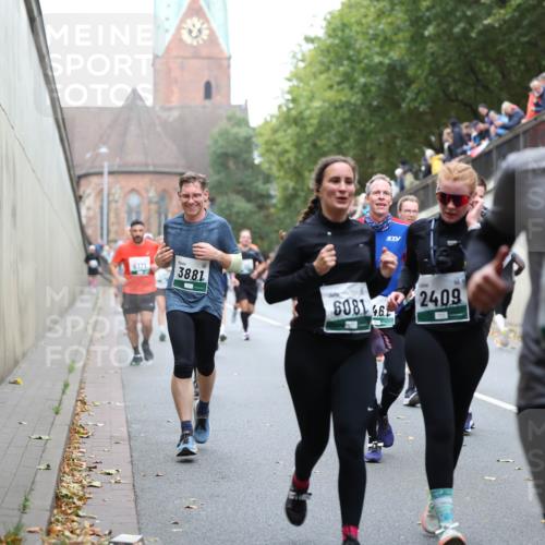 05.10.2025 - 20. swb-Marathon Bremen Michael Strokosch http://msf.ph/oto/9221331 05.10.2025 12:53:52 Laufen 6171, 3881, 6081, 46, 2409, 9066 meine-sportfotos.de