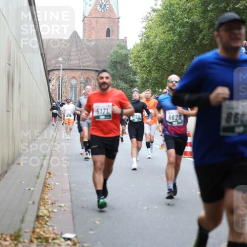 05.10.2025 - 20. swb-Marathon Bremen Michael Strokosch http://msf.ph/oto/9221333 05.10.2025 12:53:55 Laufen 3323, 5171, 160, 6620, 864, 4952 meine-sportfotos.de