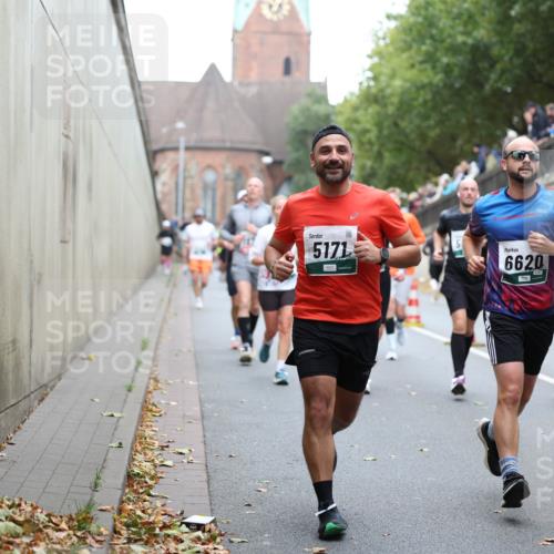 05.10.2025 - 20. swb-Marathon Bremen Michael Strokosch http://msf.ph/oto/9221334 05.10.2025 12:53:56 Laufen 5171, 6620 meine-sportfotos.de