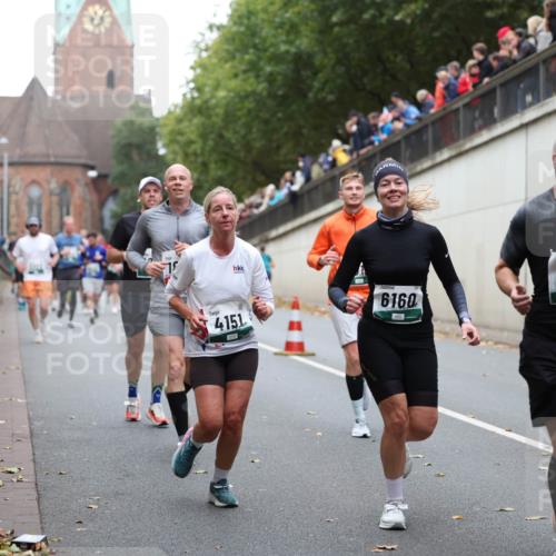 05.10.2025 - 20. swb-Marathon Bremen Michael Strokosch http://msf.ph/oto/9221338 05.10.2025 12:53:58 Laufen 4151, 6160, 5165 meine-sportfotos.de