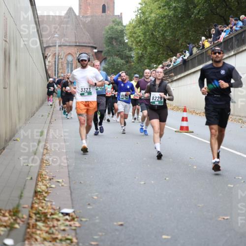 05.10.2025 - 20. swb-Marathon Bremen Michael Strokosch http://msf.ph/oto/9221344 05.10.2025 12:54:02 Laufen 3323, 2271, 855, 802, 8229 meine-sportfotos.de