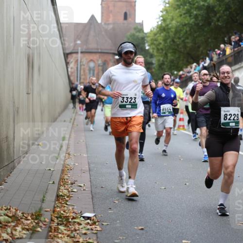 05.10.2025 - 20. swb-Marathon Bremen Michael Strokosch http://msf.ph/oto/9221349 05.10.2025 12:54:04 Laufen 3323, 8554, 8229 meine-sportfotos.de