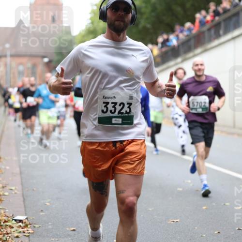05.10.2025 - 20. swb-Marathon Bremen Michael Strokosch http://msf.ph/oto/9221355 05.10.2025 12:54:05 Laufen 3323, 5702 meine-sportfotos.de