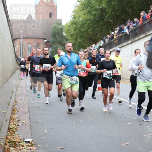 05.10.2025 - 20. swb-Marathon Bremen Michael Strokosch http://msf.ph/oto/9221358 05.10.2025 12:54:07 Laufen 23, 500, 2271, 6893, 4296, 8504, 51 meine-sportfotos.de