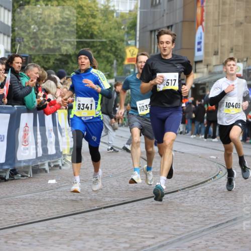 05.10.2025 - 20. swb-Marathon Bremen Strokosch-Dieckow http://msf.ph/oto/9221368 05.10.2025 10:38:45 Ziel 9341, 10352, 10409, 10517, 10862, 10967, 11132 meine-sportfotos.de