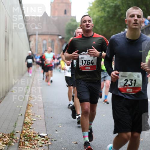 05.10.2025 - 20. swb-Marathon Bremen Michael Strokosch http://msf.ph/oto/9221370 05.10.2025 12:54:11 Laufen 1764, 231, 58 meine-sportfotos.de