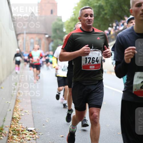 05.10.2025 - 20. swb-Marathon Bremen Michael Strokosch http://msf.ph/oto/9221372 05.10.2025 12:54:12 Laufen 1764, 231 meine-sportfotos.de