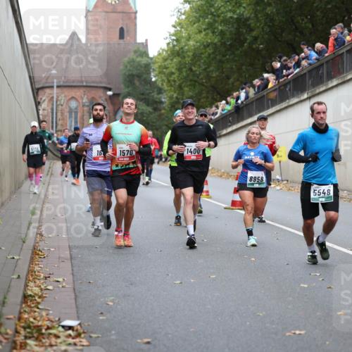 05.10.2025 - 20. swb-Marathon Bremen Michael Strokosch http://msf.ph/oto/9221377 05.10.2025 12:54:15 Laufen 5138, 16, 1570, 1400, 8958, 5548 meine-sportfotos.de