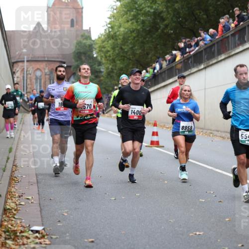 05.10.2025 - 20. swb-Marathon Bremen Michael Strokosch http://msf.ph/oto/9221378 05.10.2025 12:54:15 Laufen 5134, 16, 570, 1400, 8958, 5548 meine-sportfotos.de