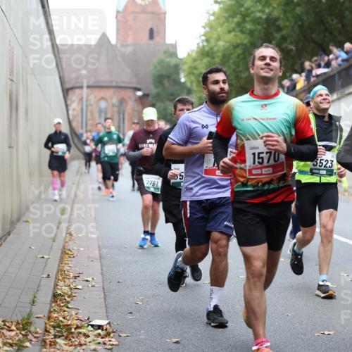 05.10.2025 - 20. swb-Marathon Bremen Michael Strokosch http://msf.ph/oto/9221382 05.10.2025 12:54:17 Laufen 7761, 1570, 3523, 1400 meine-sportfotos.de