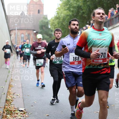 05.10.2025 - 20. swb-Marathon Bremen Michael Strokosch http://msf.ph/oto/9221384 05.10.2025 12:54:17 Laufen 7761, 3503, 168, 70, 14 meine-sportfotos.de