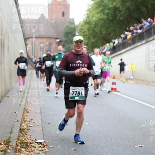05.10.2025 - 20. swb-Marathon Bremen Michael Strokosch http://msf.ph/oto/9221387 05.10.2025 12:54:19 Laufen 7761, 35 meine-sportfotos.de