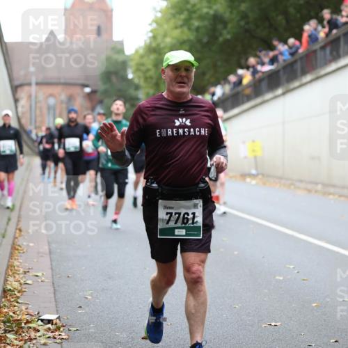 05.10.2025 - 20. swb-Marathon Bremen Michael Strokosch http://msf.ph/oto/9221390 05.10.2025 12:54:19 Laufen 7761 meine-sportfotos.de