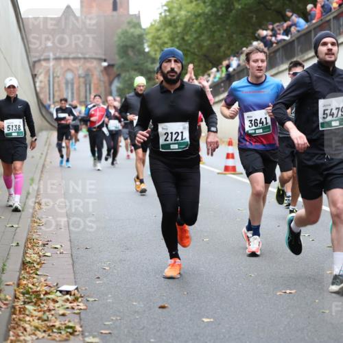 05.10.2025 - 20. swb-Marathon Bremen Michael Strokosch http://msf.ph/oto/9221398 05.10.2025 12:54:23 Laufen 5138, 2121, 3641, 5479, 3643 meine-sportfotos.de