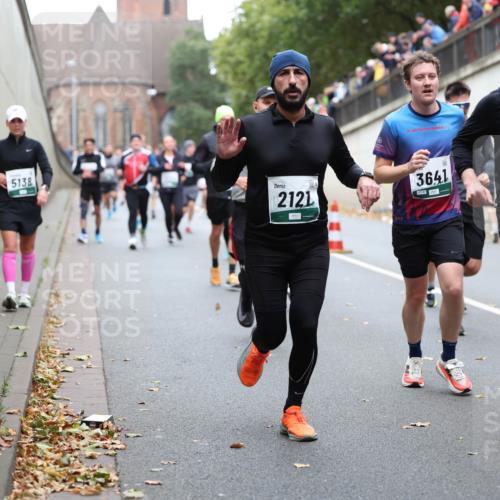 05.10.2025 - 20. swb-Marathon Bremen Michael Strokosch http://msf.ph/oto/9221400 05.10.2025 12:54:23 Laufen 5138, 2121, 10, 3641, 5479, 64 meine-sportfotos.de