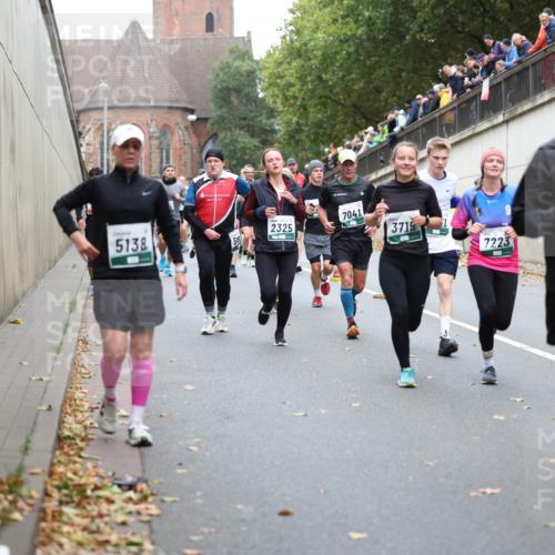 05.10.2025 - 20. swb-Marathon Bremen Michael Strokosch http://msf.ph/oto/9221407 05.10.2025 12:54:26 Laufen 7041, 2325, 5138, 3719, 7223, 629 meine-sportfotos.de