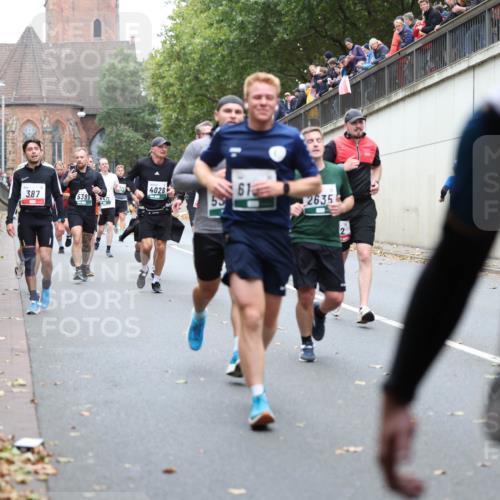 05.10.2025 - 20. swb-Marathon Bremen Michael Strokosch http://msf.ph/oto/9221417 05.10.2025 12:54:31 Laufen 4028, 61, 387, 5399, 471, 2635, 2 meine-sportfotos.de