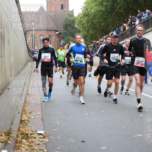 05.10.2025 - 20. swb-Marathon Bremen Michael Strokosch http://msf.ph/oto/9221423 05.10.2025 12:54:33 Laufen 7502, 4028, 387, 2874, 8078, 1342 meine-sportfotos.de