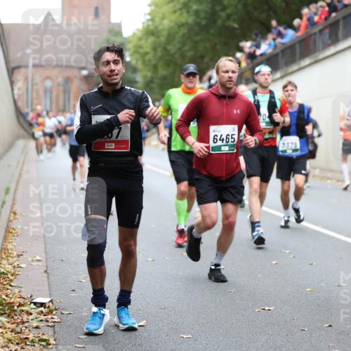 05.10.2025 - 20. swb-Marathon Bremen Michael Strokosch http://msf.ph/oto/9221433 05.10.2025 12:54:38 Laufen 6465, 20, 3378, 1, 74, 71 meine-sportfotos.de