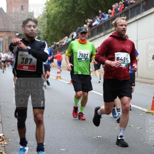 05.10.2025 - 20. swb-Marathon Bremen Michael Strokosch http://msf.ph/oto/9221434 05.10.2025 12:54:39 Laufen 387, 7507, 6465 meine-sportfotos.de