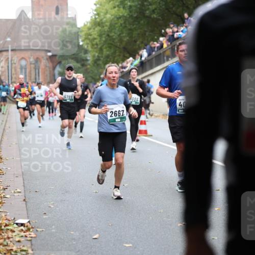 05.10.2025 - 20. swb-Marathon Bremen Michael Strokosch http://msf.ph/oto/9221438 05.10.2025 12:54:42 Laufen 5788, 40, 387, 2667, 086 meine-sportfotos.de