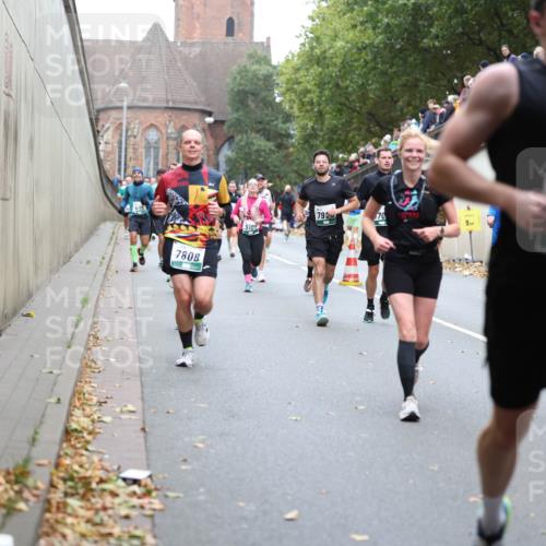 05.10.2025 - 20. swb-Marathon Bremen Michael Strokosch http://msf.ph/oto/9221446 05.10.2025 12:54:45 Laufen 4119, 7808, 799, 70, 5101, 788 meine-sportfotos.de