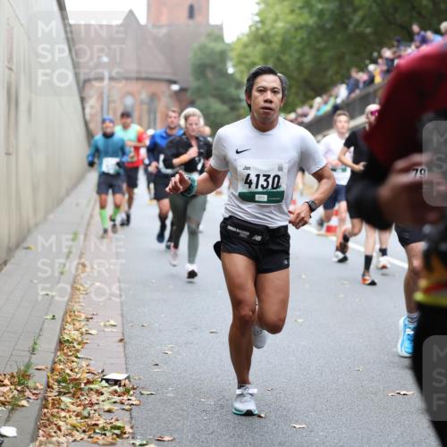 05.10.2025 - 20. swb-Marathon Bremen Michael Strokosch http://msf.ph/oto/9221453 05.10.2025 12:54:48 Laufen 4130, 79, 7808 meine-sportfotos.de