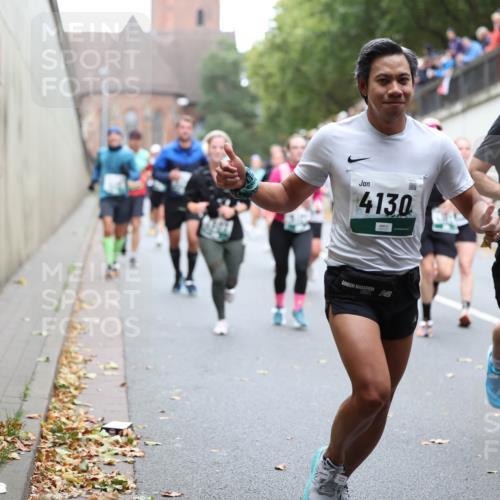 05.10.2025 - 20. swb-Marathon Bremen Michael Strokosch http://msf.ph/oto/9221455 05.10.2025 12:54:49 Laufen 4130, 980 meine-sportfotos.de