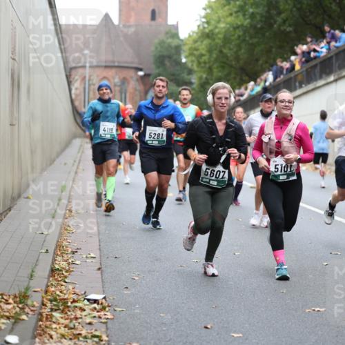 05.10.2025 - 20. swb-Marathon Bremen Michael Strokosch http://msf.ph/oto/9221457 05.10.2025 12:54:50 Laufen 4119, 5281, 5101, 5607, 6446 meine-sportfotos.de