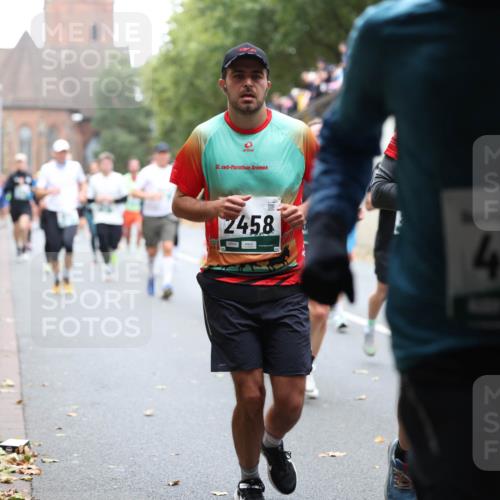 05.10.2025 - 20. swb-Marathon Bremen Michael Strokosch http://msf.ph/oto/9221466 05.10.2025 12:54:54 Laufen 20, 5, 2458, 4119 meine-sportfotos.de