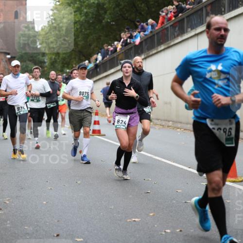 05.10.2025 - 20. swb-Marathon Bremen Michael Strokosch http://msf.ph/oto/9221469 05.10.2025 12:54:55 Laufen 260, 9134, 3995, 9076, 824, 96 meine-sportfotos.de
