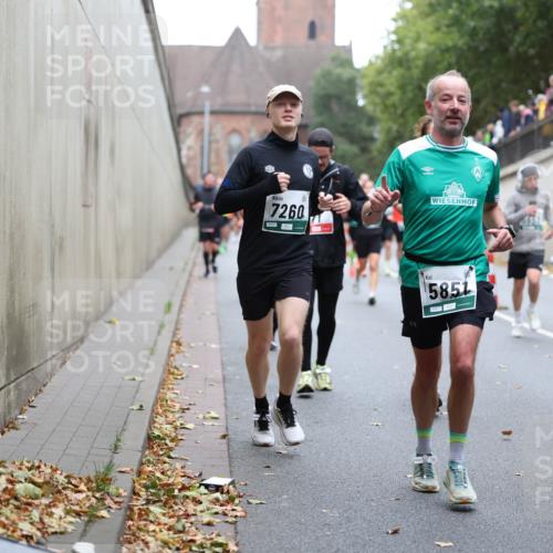05.10.2025 - 20. swb-Marathon Bremen Michael Strokosch http://msf.ph/oto/9221477 05.10.2025 12:54:59 Laufen 7260, 5851 meine-sportfotos.de