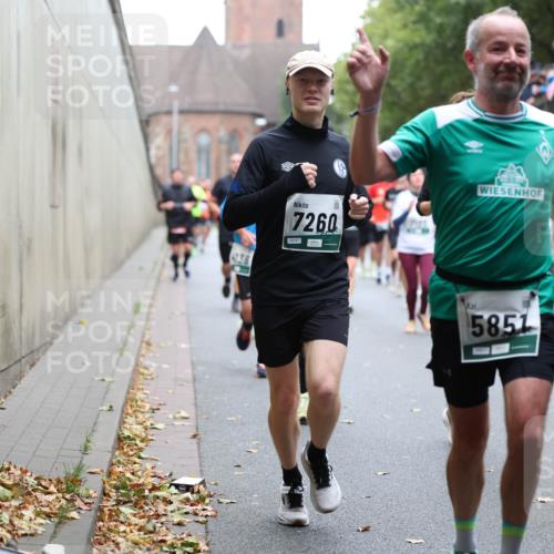 05.10.2025 - 20. swb-Marathon Bremen Michael Strokosch http://msf.ph/oto/9221478 05.10.2025 12:55:00 Laufen 7260, 5851 meine-sportfotos.de