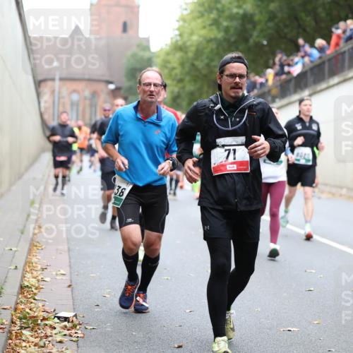 05.10.2025 - 20. swb-Marathon Bremen Michael Strokosch http://msf.ph/oto/9221481 05.10.2025 12:55:01 Laufen 38, 8, 71, 5553 meine-sportfotos.de
