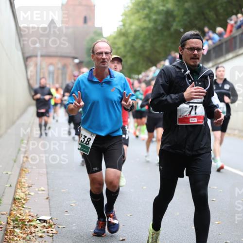 05.10.2025 - 20. swb-Marathon Bremen Michael Strokosch http://msf.ph/oto/9221482 05.10.2025 12:55:02 Laufen 38, 71, 5553 meine-sportfotos.de
