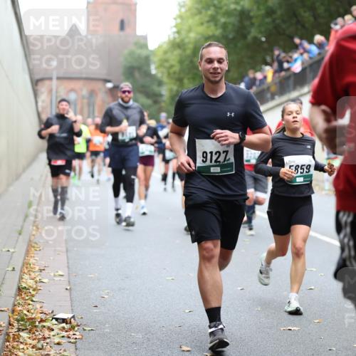 05.10.2025 - 20. swb-Marathon Bremen Michael Strokosch http://msf.ph/oto/9221488 05.10.2025 12:55:04 Laufen 9127, 5859, 6325 meine-sportfotos.de